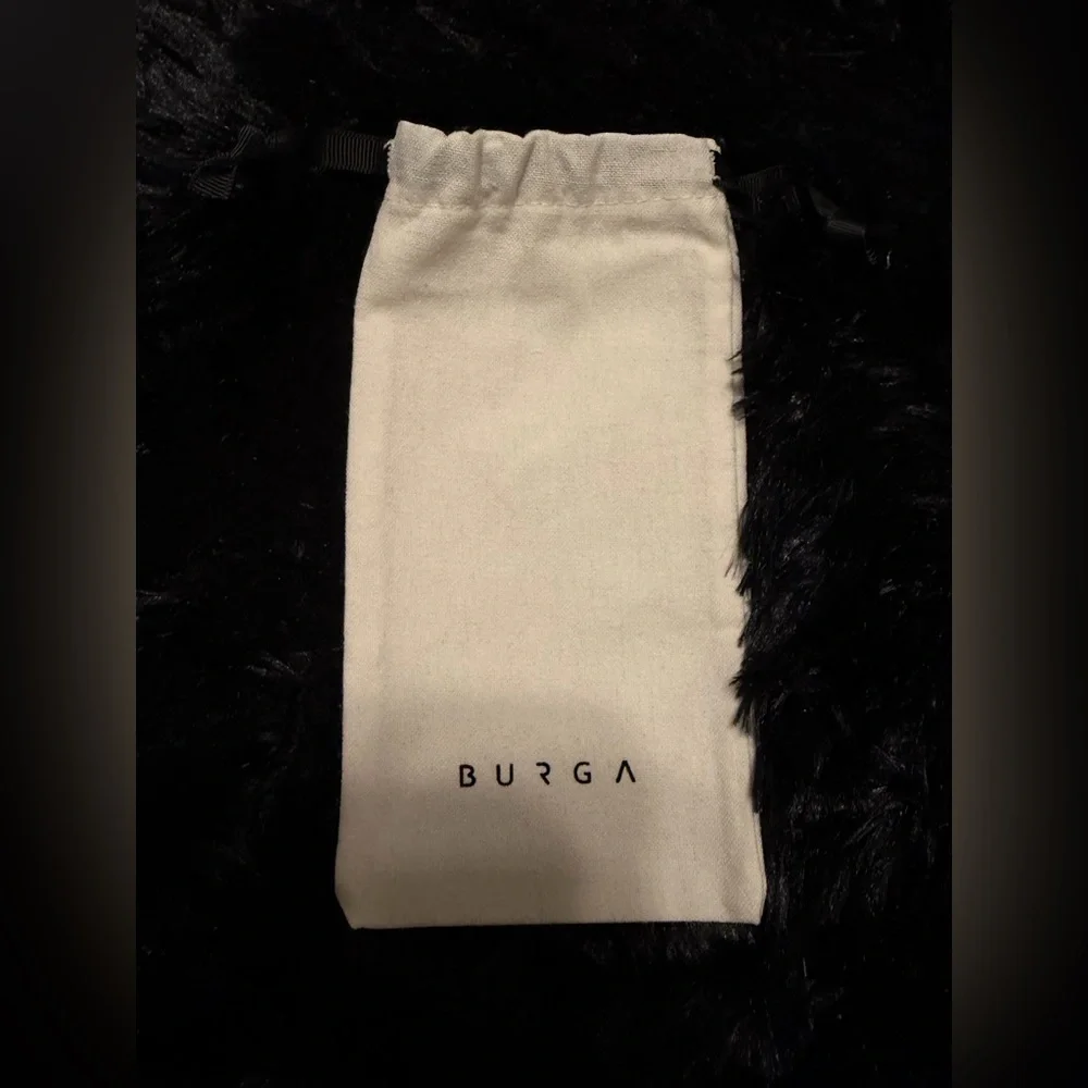 Burga floral phone case for iPhone 17 Pro brand new - Picture 3 of 3